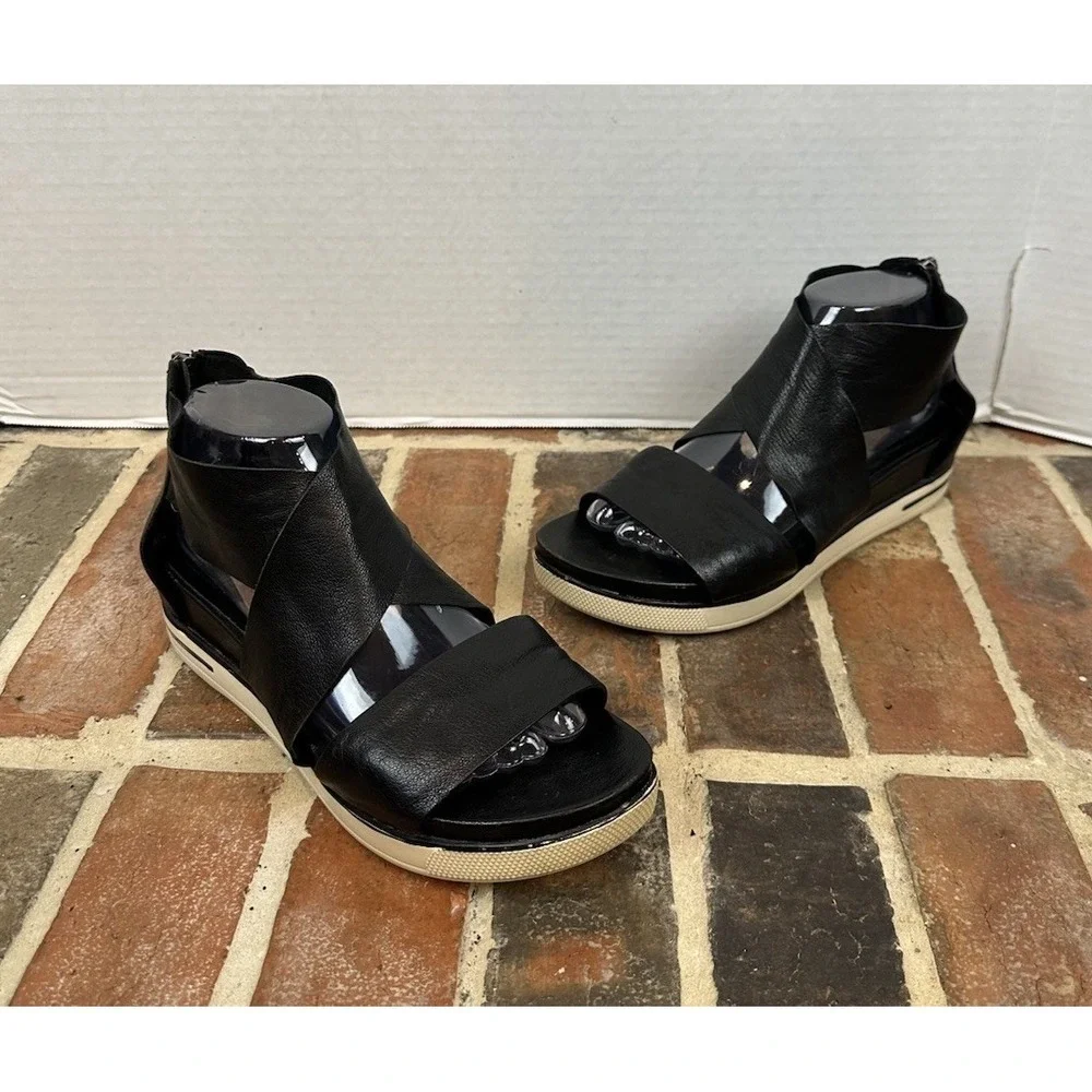 Eileen Fisher Sport Sandals Black Tumbled Leather Crisscross Straps Women's 9